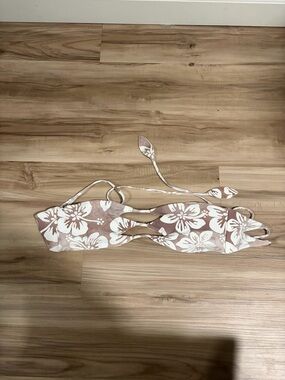 Benoa Swim Pink and White Floral Bikini Top